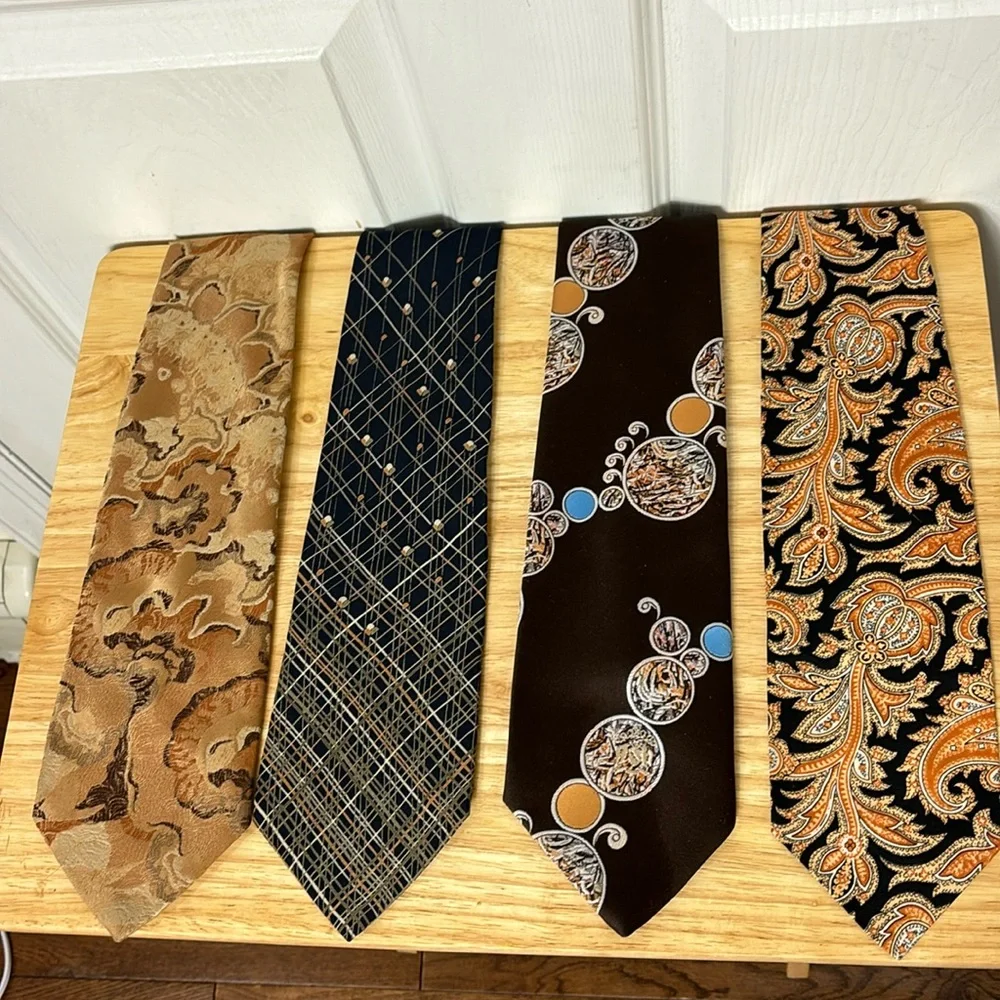 Bundle 4 VINTAGE ties from Clappers wide ties includes 2 Silk LIBERTY OF LONDON